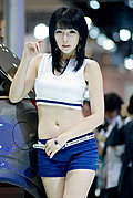 美女车模李智友