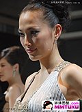 奔驰美女尽显高贵