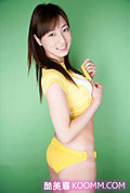 车库中的美少女池田夏希写真