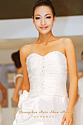 强势推出2009广州车展车模美女集中营