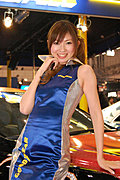 2009东京改装车展上的美女车模