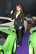 2009东京改装车展上的美女车模
