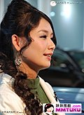 女人味十足的亚洲车模