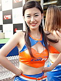 青春性感的美女车模