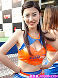 青春性感的美女车模