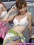 青春性感的美女车模