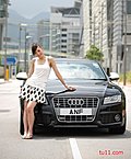 喜欢名车 还是喜欢这个美女