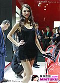小礼服衬托的妙曼身姿