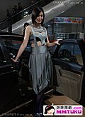 衣饰冷峻美色难掩