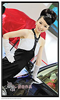 2009年济南车展俏皮可爱的丰田车模