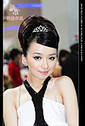 2009年济南车展俏皮可爱的丰田车模
