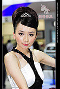 2009年济南车展俏皮可爱的丰田车模