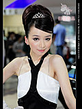2009年济南车展俏皮可爱的丰田车模