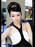 2009年济南车展俏皮可爱的丰田车模