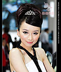 2009年济南车展俏皮可爱的丰田车模
