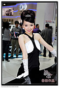 2009年济南车展俏皮可爱的丰田车模