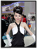2009年济南车展俏皮可爱的丰田车模