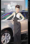 2009年济南车展俏皮可爱的丰田车模