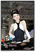2009年济南车展俏皮可爱的丰田车模