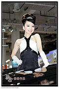 2009年济南车展俏皮可爱的丰田车模