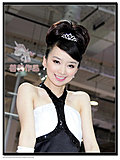 2009年济南车展俏皮可爱的丰田车模