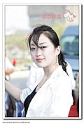 2009年济南车展斯巴鲁车模之白衣MM