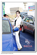 2009年济南车展斯巴鲁车模之白衣MM