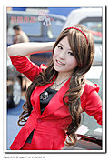 2009年济南车展斯巴鲁车模之白衣MM