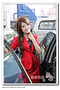 2009年济南车展斯巴鲁车模之白衣MM
