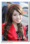 2009年济南车展斯巴鲁车模之白衣MM