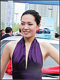 美女车模