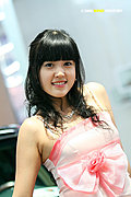 美女车模