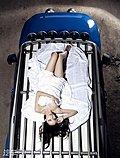 宝马色诱半裸美女车模