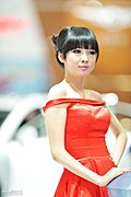靓丽车模
