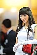 靓丽车模