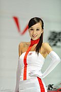 靓丽车模