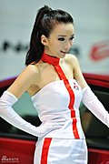 靓丽车模