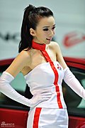 靓丽车模