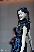 靓丽车模