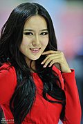 靓丽车模