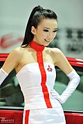 靓丽车模