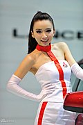 靓丽车模