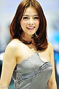 靓丽车模