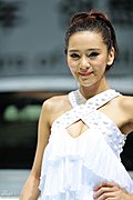 靓丽车模