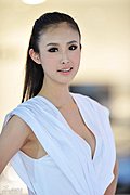 靓丽车模
