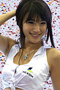 俊俏甜美