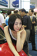 俊俏甜美