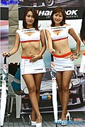 俊俏甜美