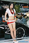 俊俏甜美