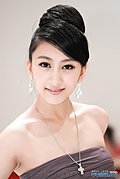 性感车模，风韵十足